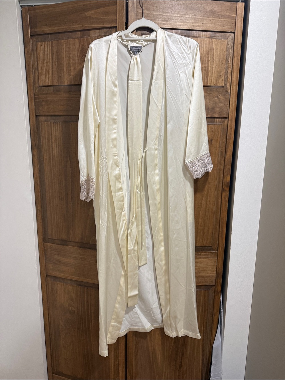 Julianna Rae 100% Silk Ivory Lace Trim Long Robe XS Wedding